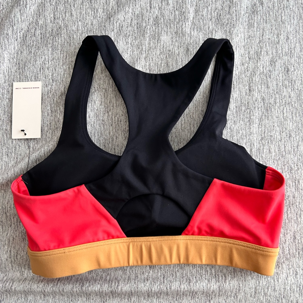 sports bra